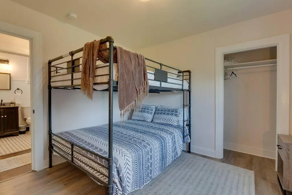 Apartmán Bohemian Retreat Sleeps 6, Two Miles From Broadway! Nashville USA